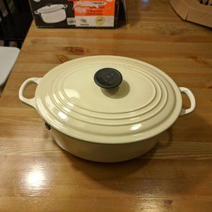 Le Creuset Signature Oval Dutch Oven 5 qt